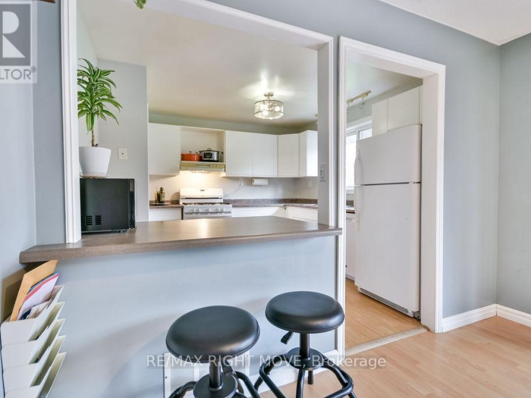 3811 LEO CRESCENT, Barnstable Bay