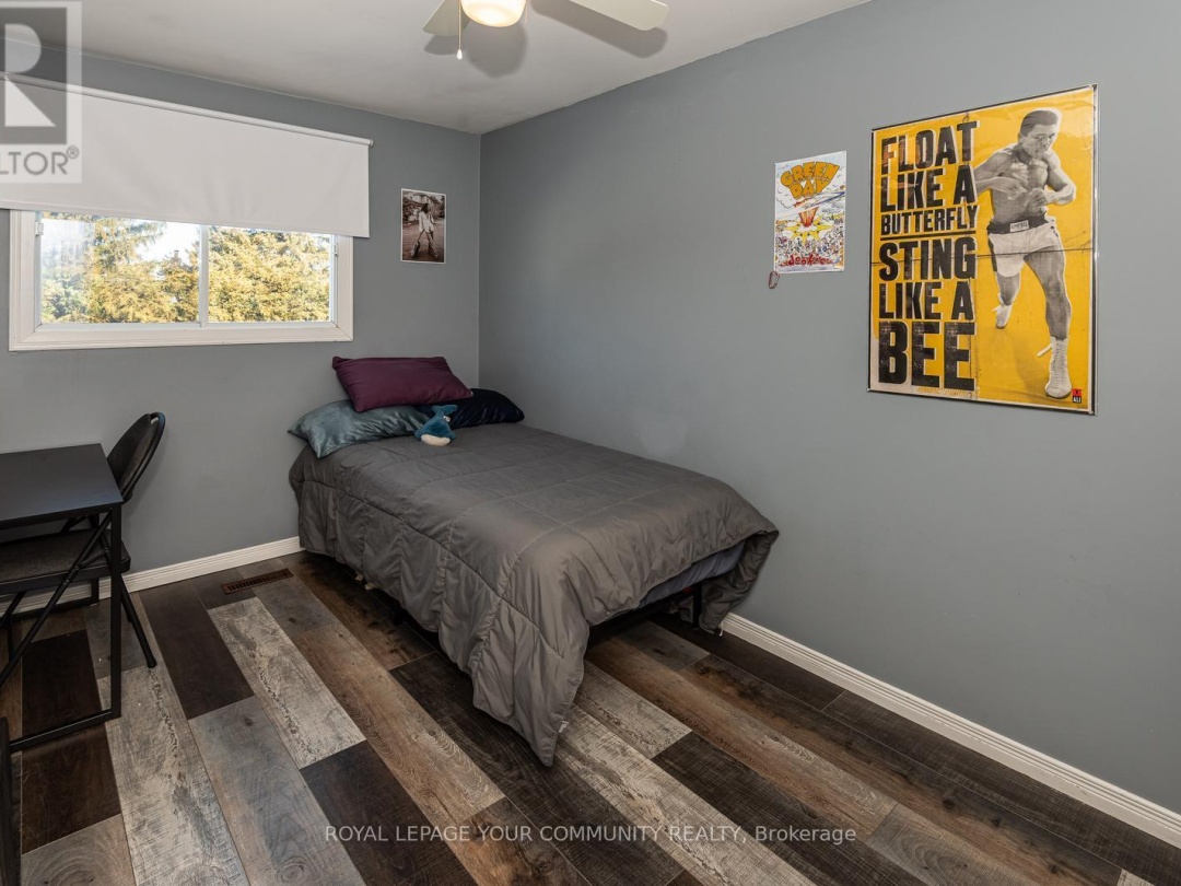 347 LAKELAND CRESCENT, 