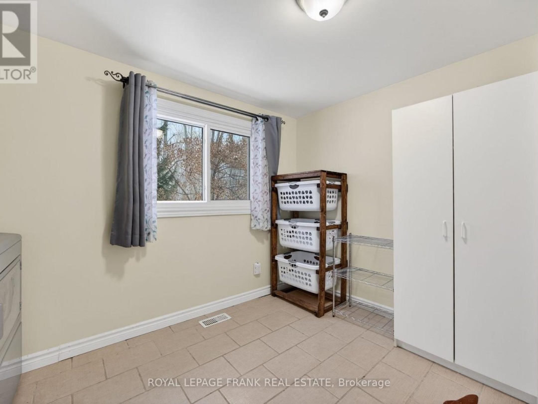 3576 JOHN STREET, Lake Simcoe