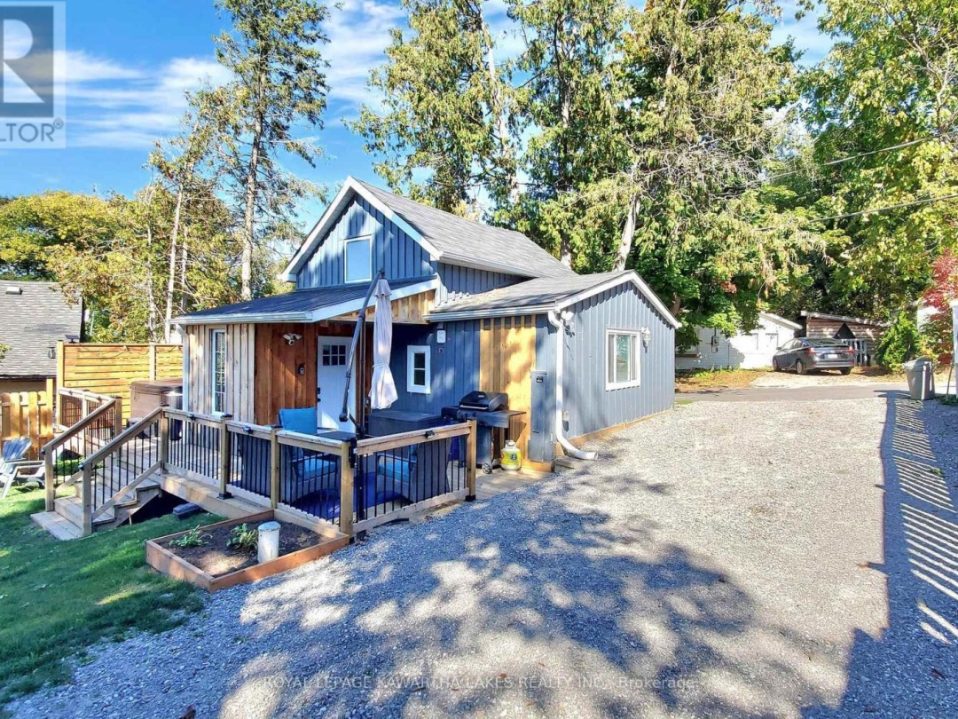 12 BIRCHCLIFF AVENUE, Sturgeon Lake