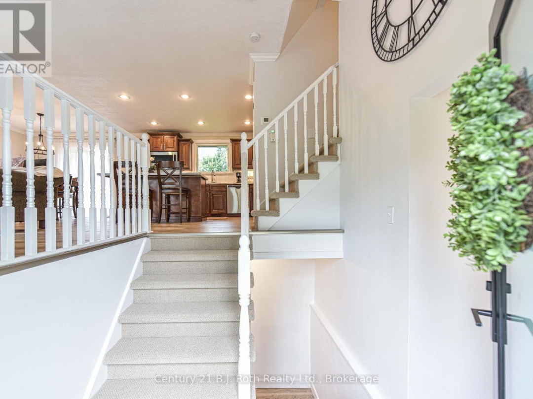 4693 DANIEL STREET, Ramara (Atherley)