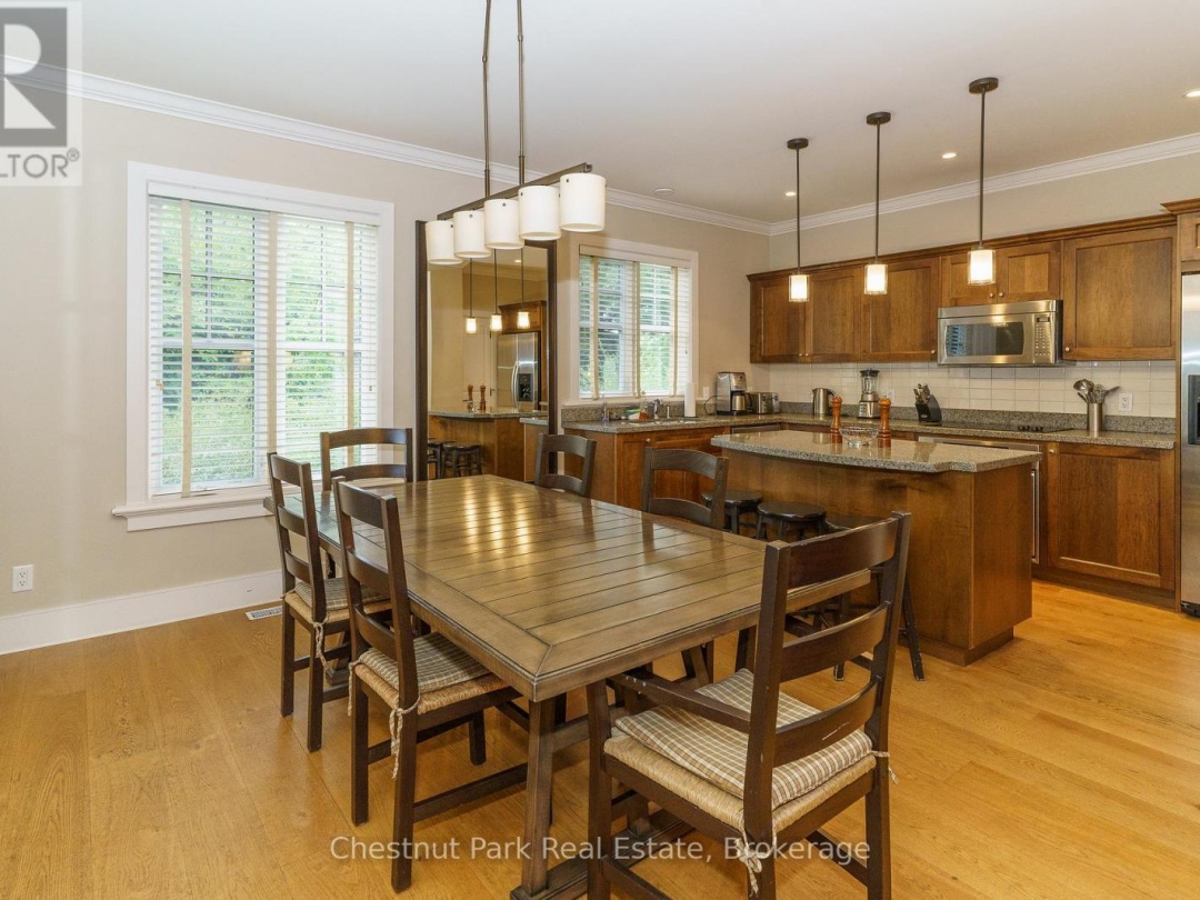 501 GLEN ABBEY WAY E, 