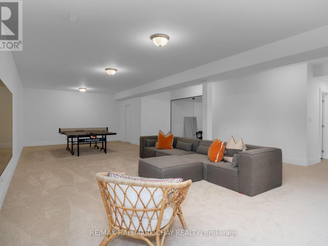 72 GEORGIAN GRANDE DRIVE, 