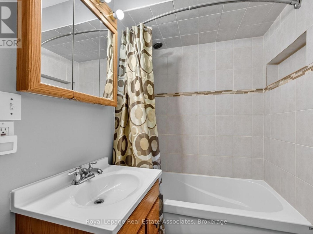 389 FALCON ROAD, Lake Vernon