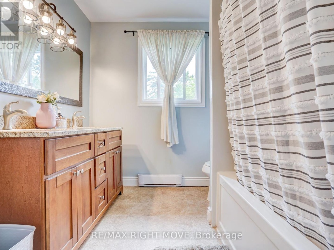 2268 THOMSON CRESCENT, 