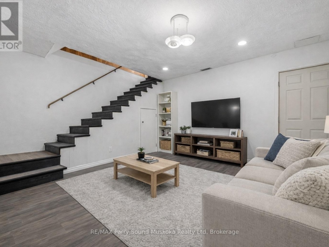 55 A CASCADE STREET E, Parry Sound