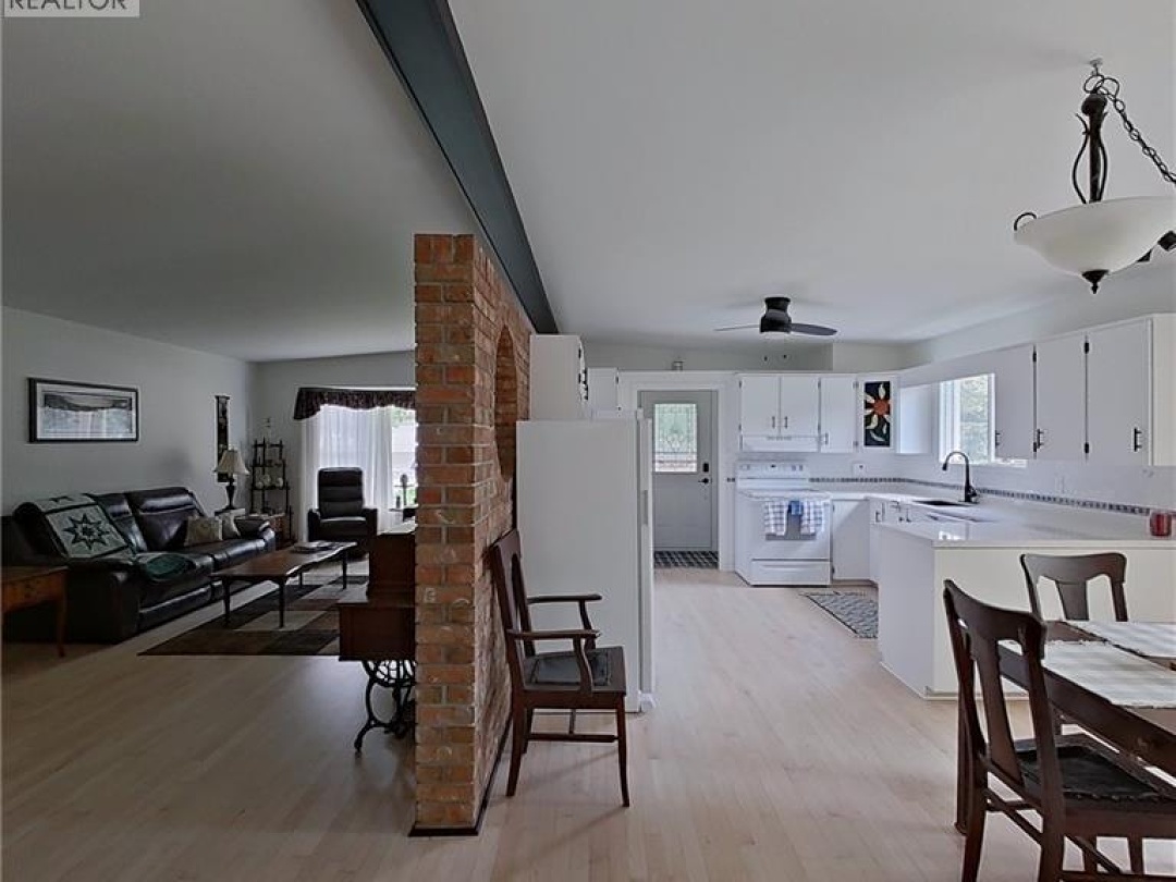 4 MAYPARK Drive, 
