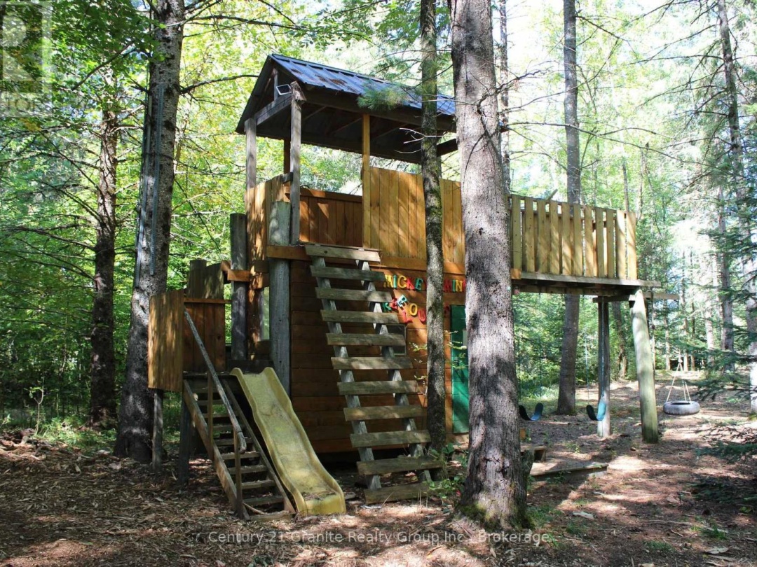 1082 GREEN LAKE ROAD, Gull River