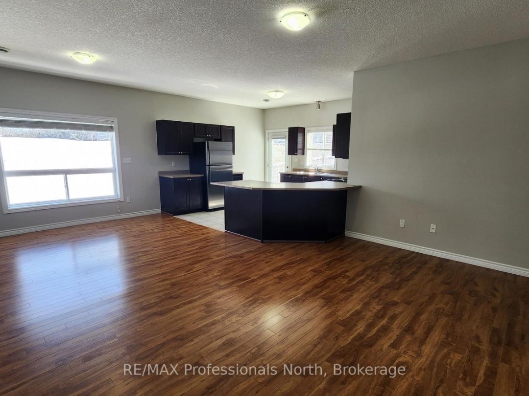 19 DUNCAN STREET E, Huntsville (Chaffey)