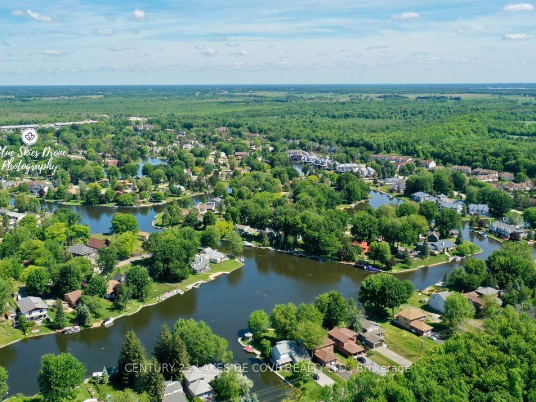 UNIT 14 - 1 PARADISE BOULEVARD, Lake Simcoe