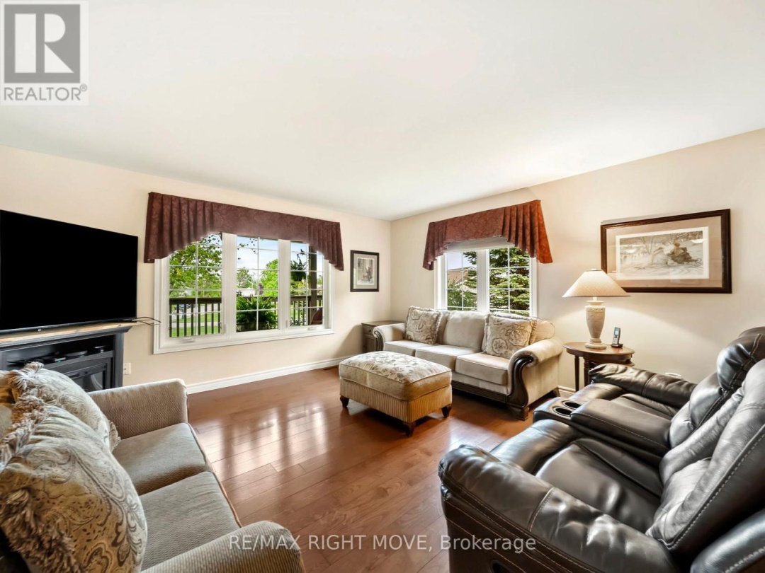4672 ZACHARY CRESCENT, Ramara (Atherley)