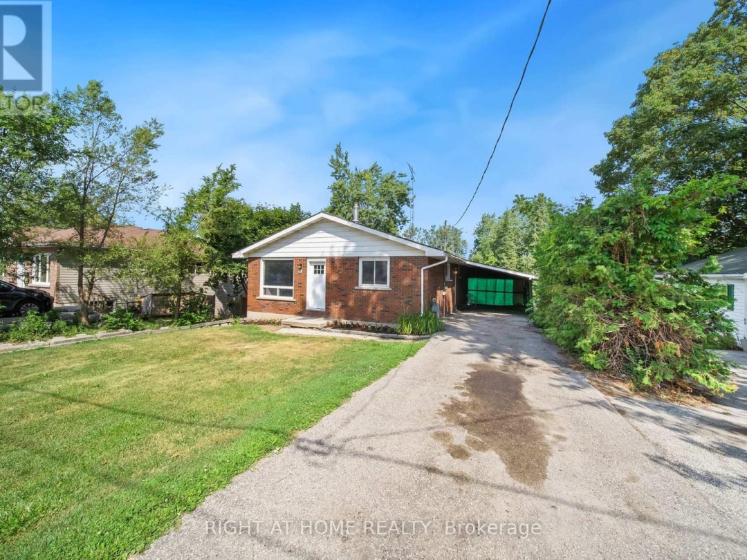138 SIMCOE STREET, 
