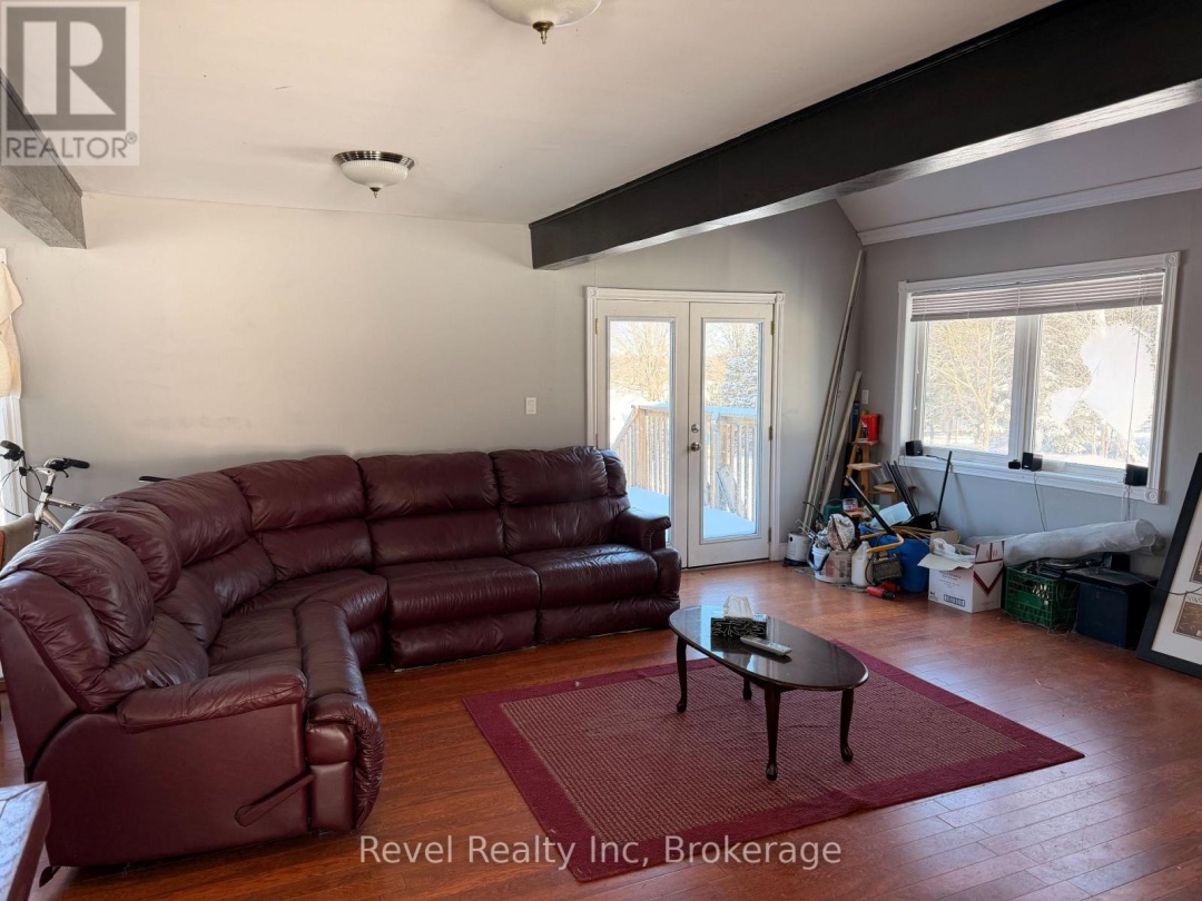 64 JONES ROAD, Manitouwabing Lake