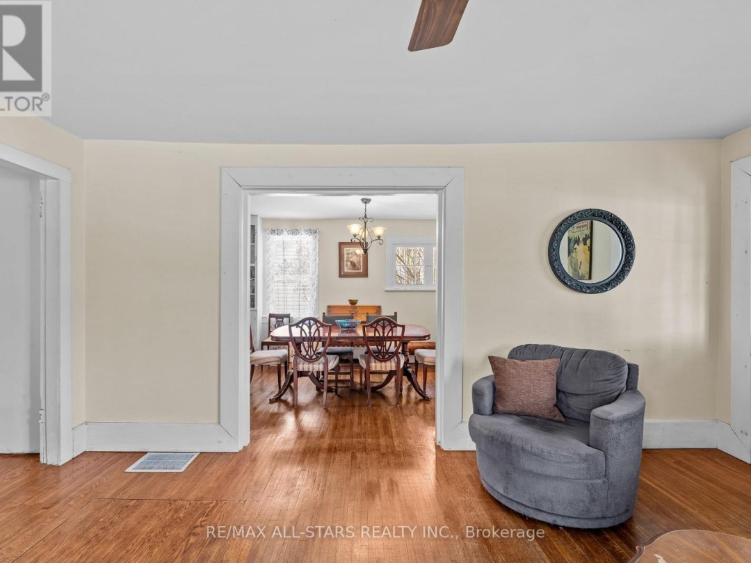 39 FRANCIS STREET W, Kawartha Lakes (Fenelon Falls)