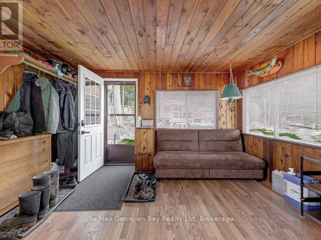 15SR405 SEVERN RIVER SHORE, Severn River