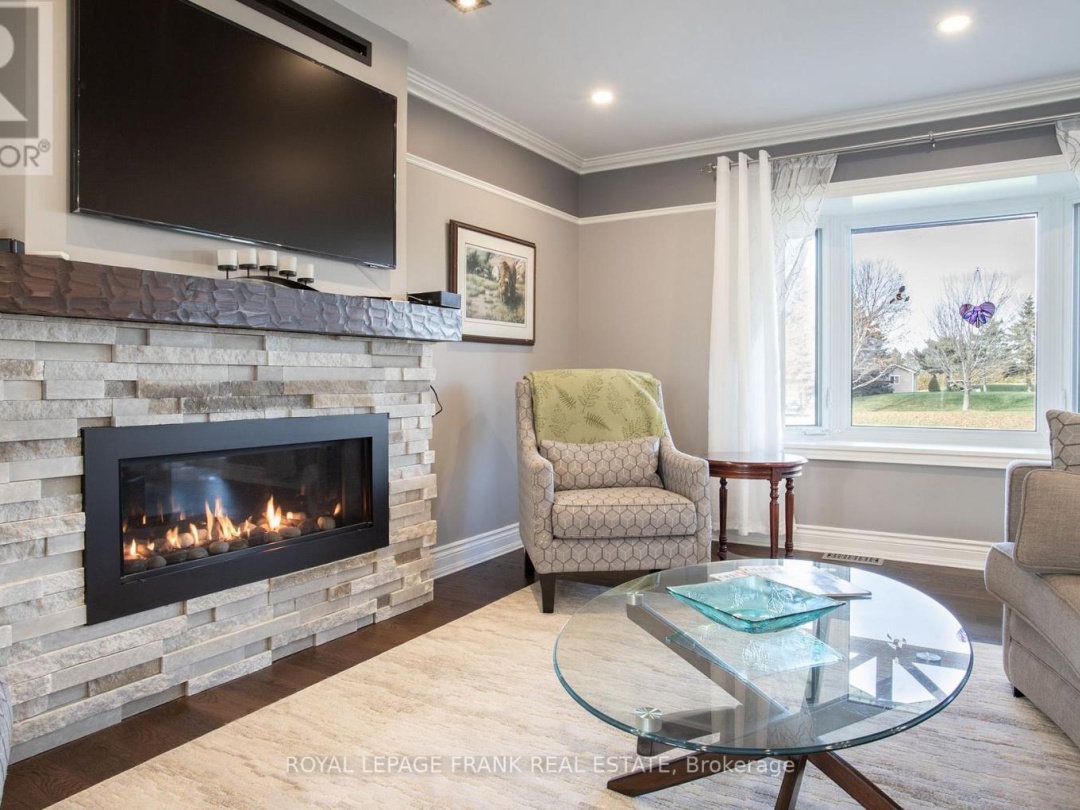 15 HALLETT CRESCENT, 