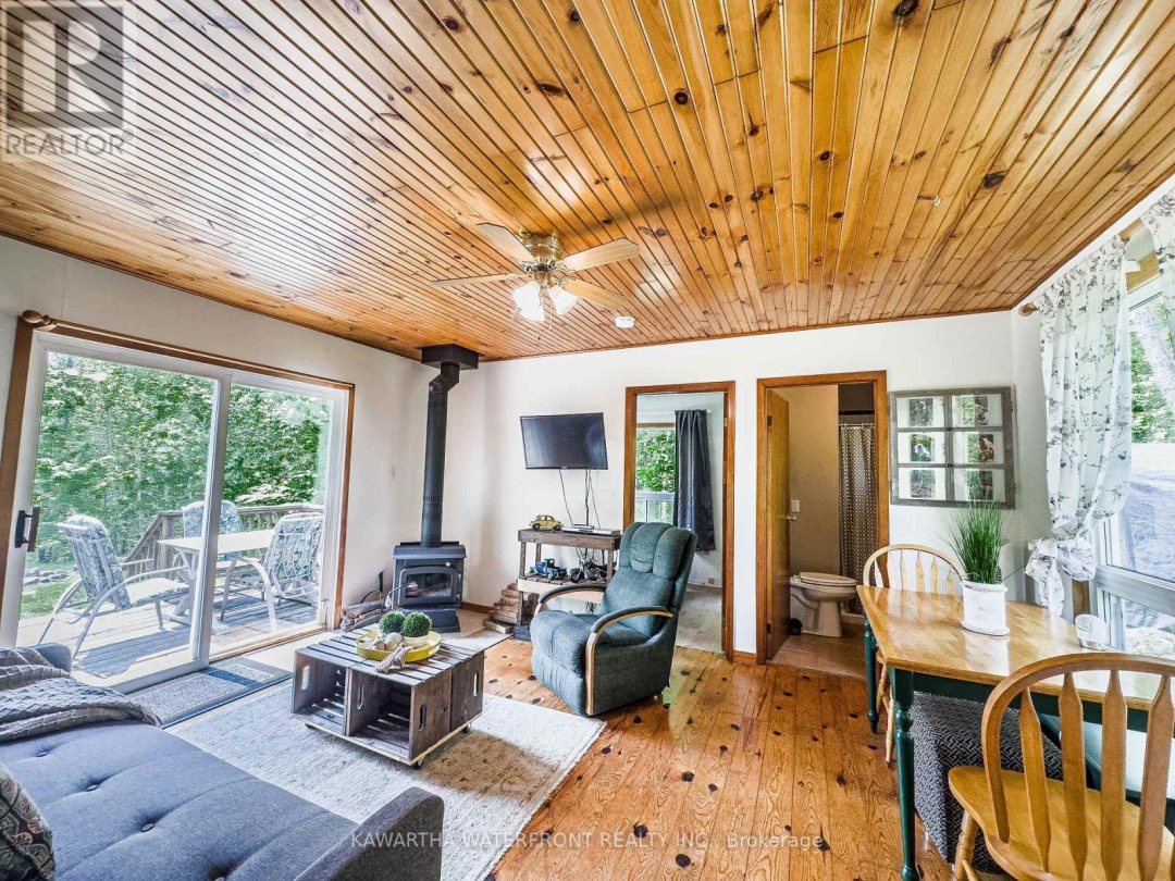 1120 ENGLISH CIRCLE, 