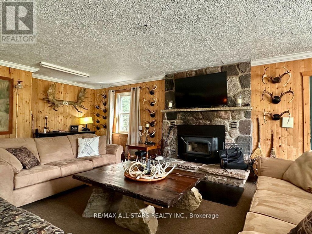 380 LEDGE ROAD, Trent Lakes