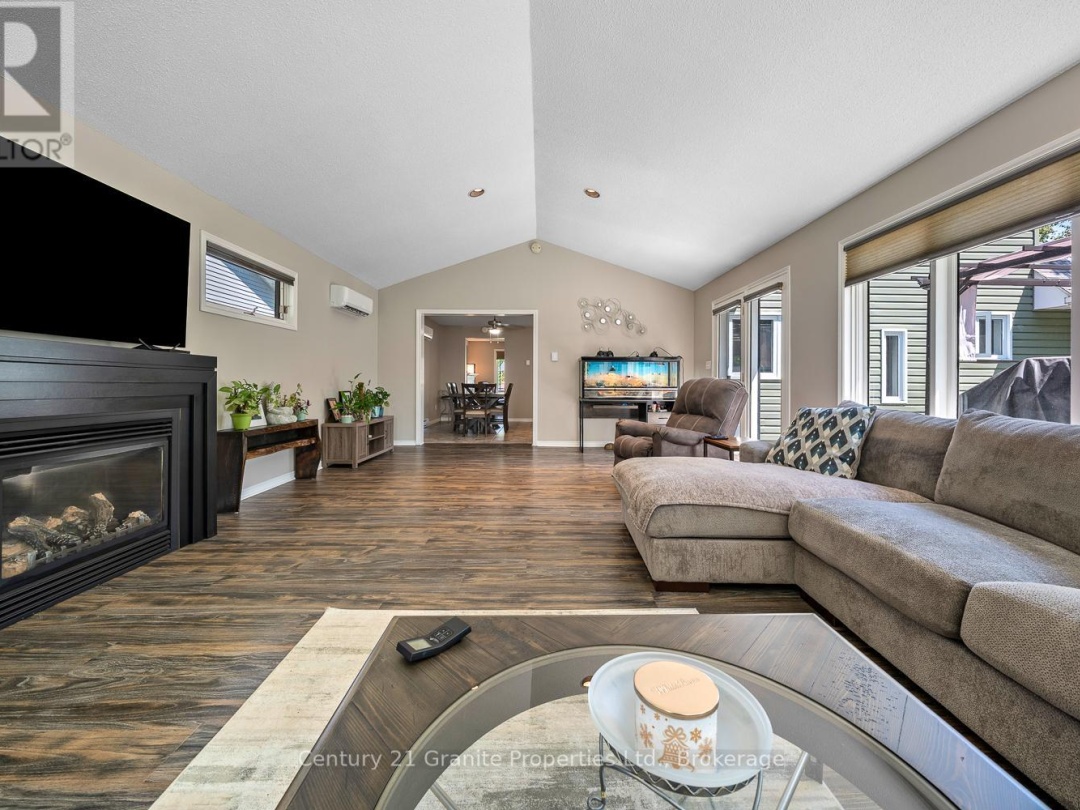 7 TUDHOPE STREET, 