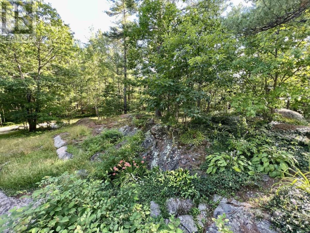 1060 NORTH KAHSHE LAKE ROAD, Kahshe Lake