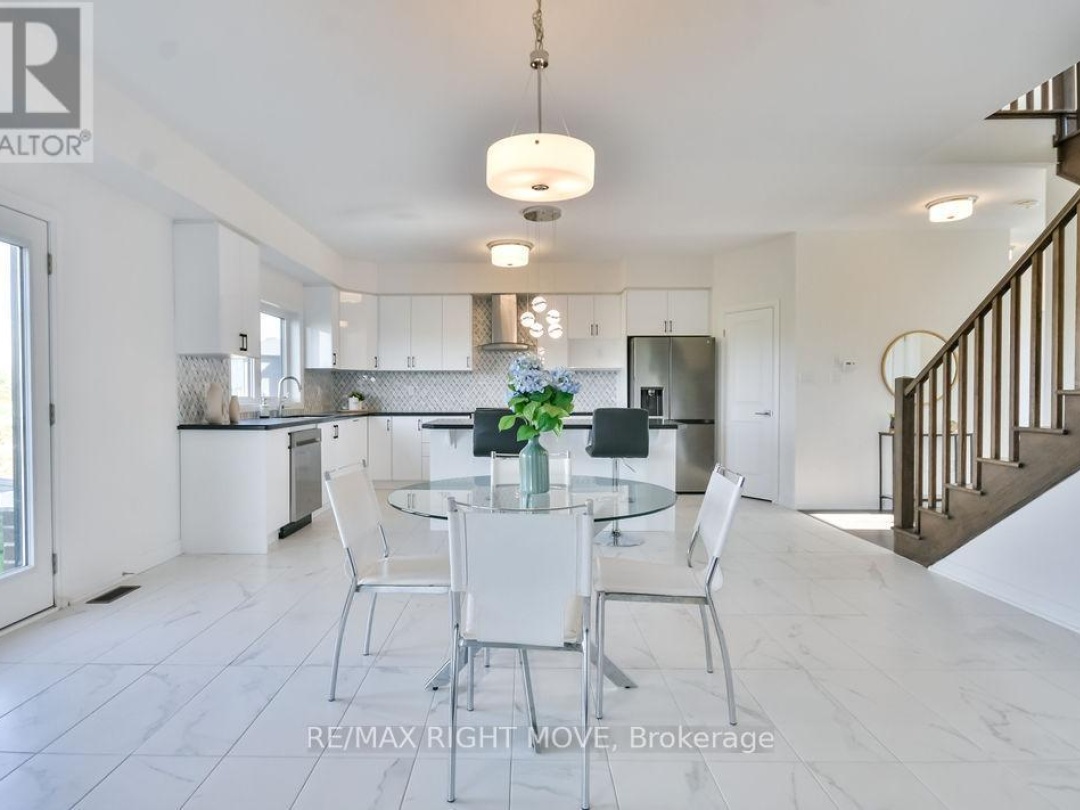 3721 QUAYSIDE DRIVE, Severn (West Shore)