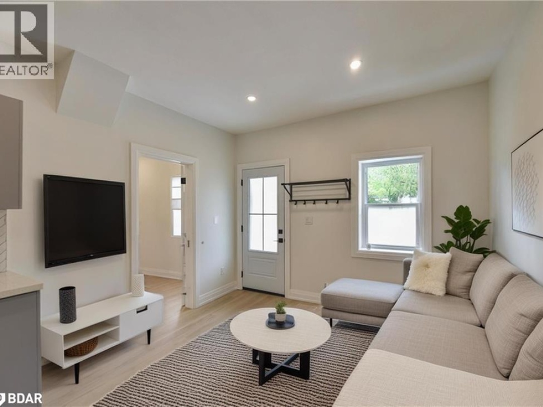 274 MISSISSAGA Street W, 