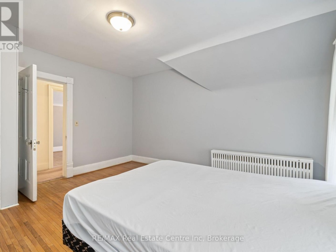 24 LINDSAY STREET, Kawartha Lakes (Fenelon Falls)