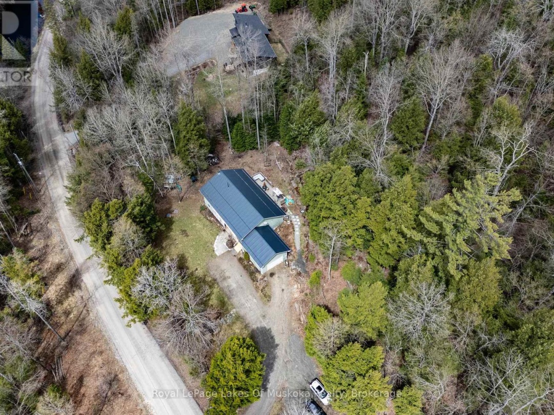 1185 MIRIAM DRIVE, Bracebridge (Oakley)
