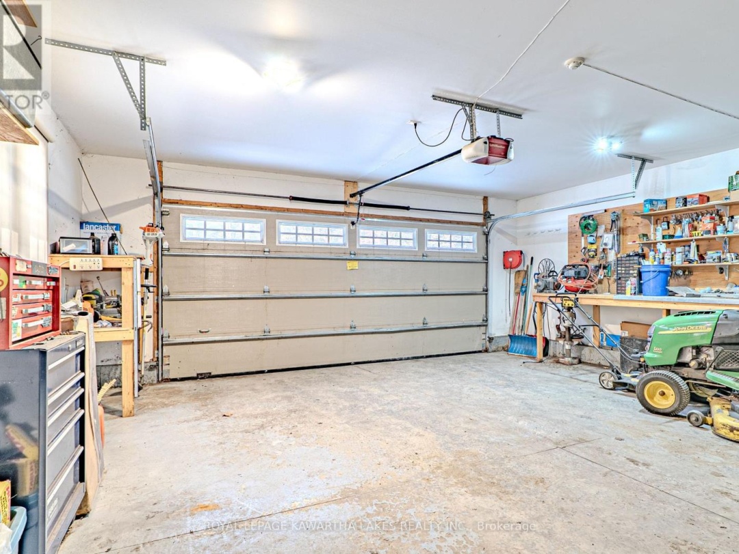 914 COUNTY RD 49, Trent Lakes