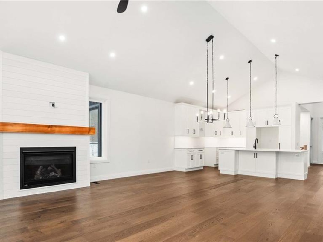 31 GLEN EAGLE Court, 