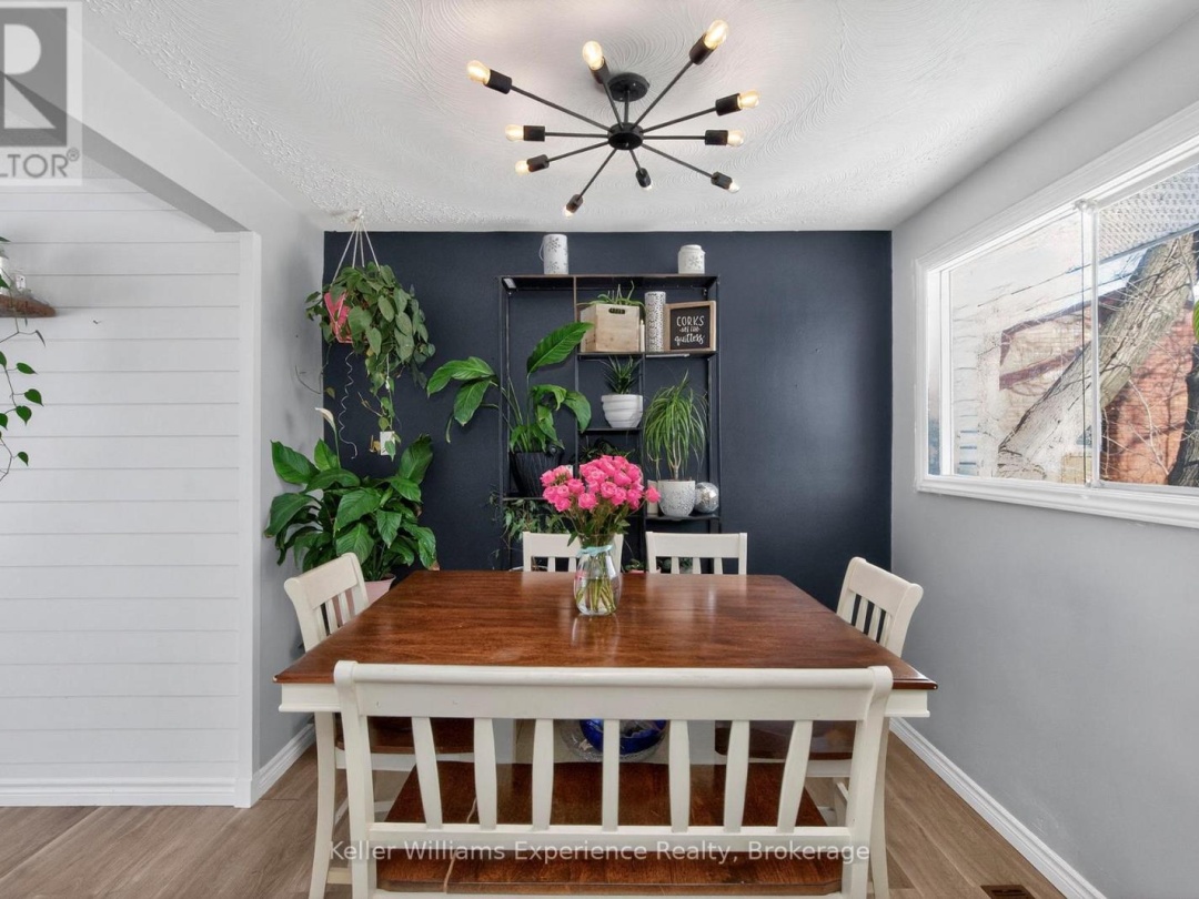 229 MOUNTAIN AVENUE, Tay (Waubaushene)