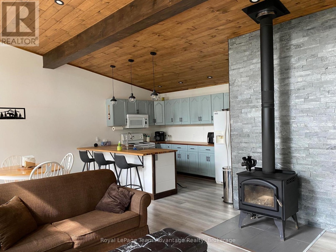 6-236 ISLAND, Otter Lake