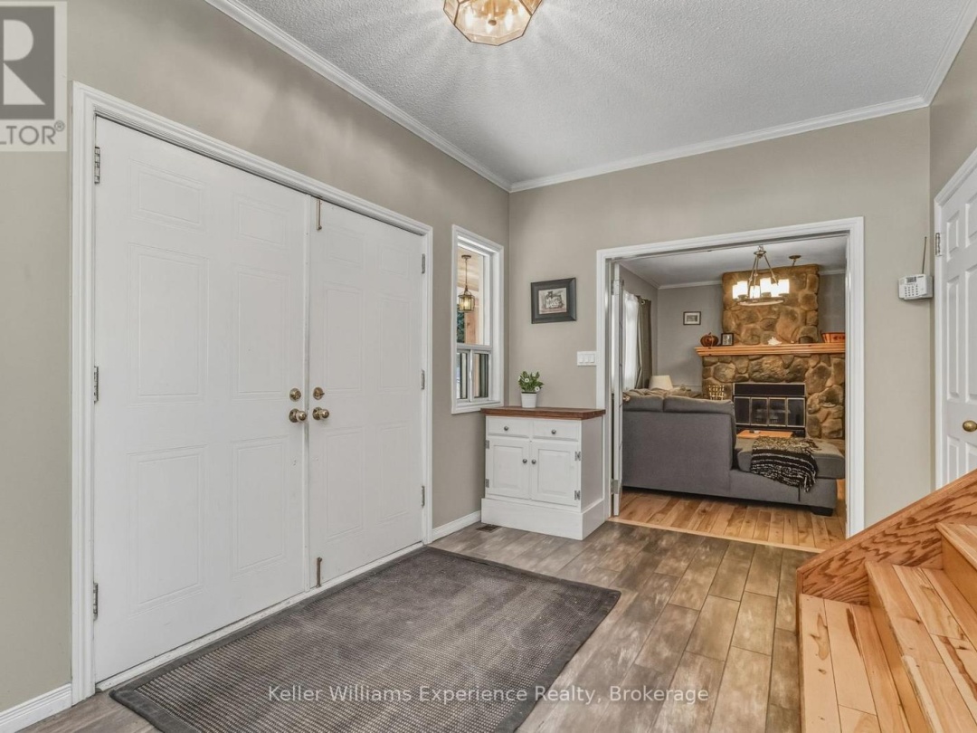 19 HURON TRAIL, Six Mile Lake