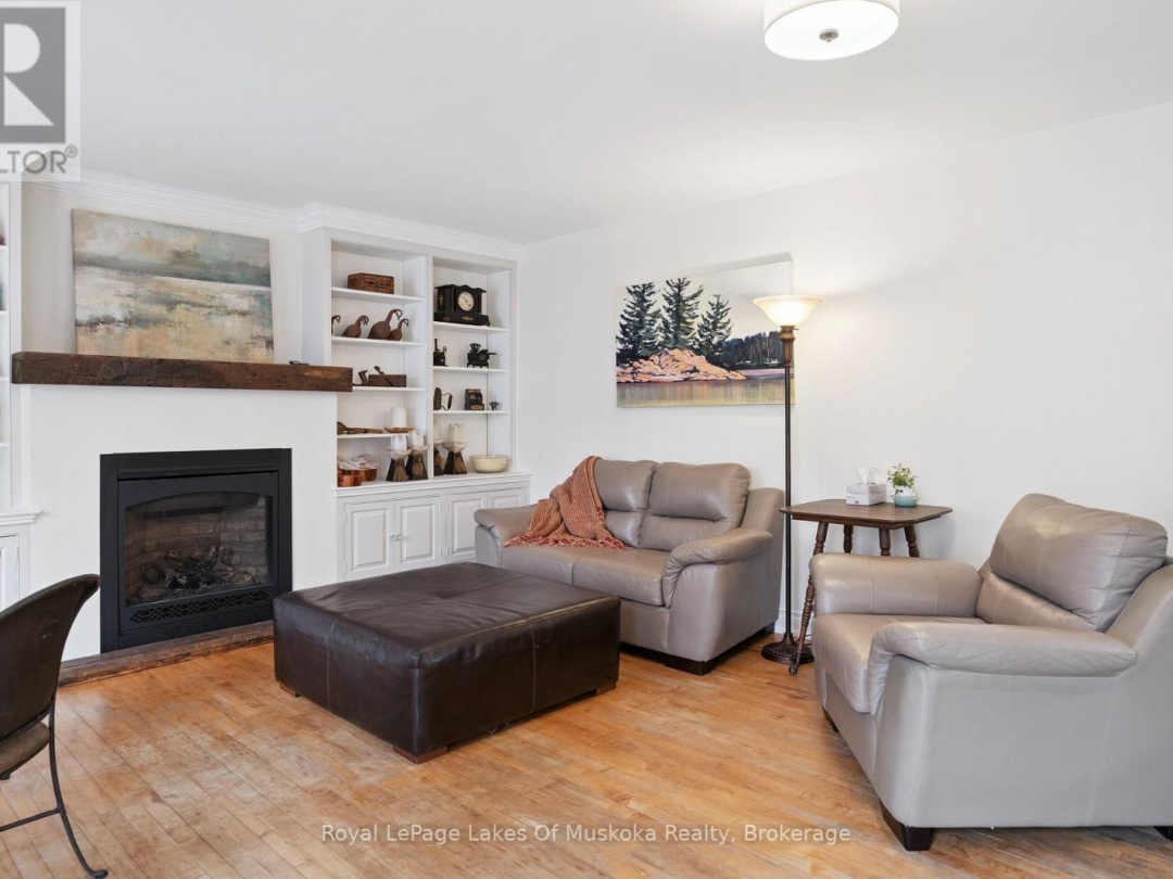 212 JAMES STREET, Bracebridge (Macaulay)