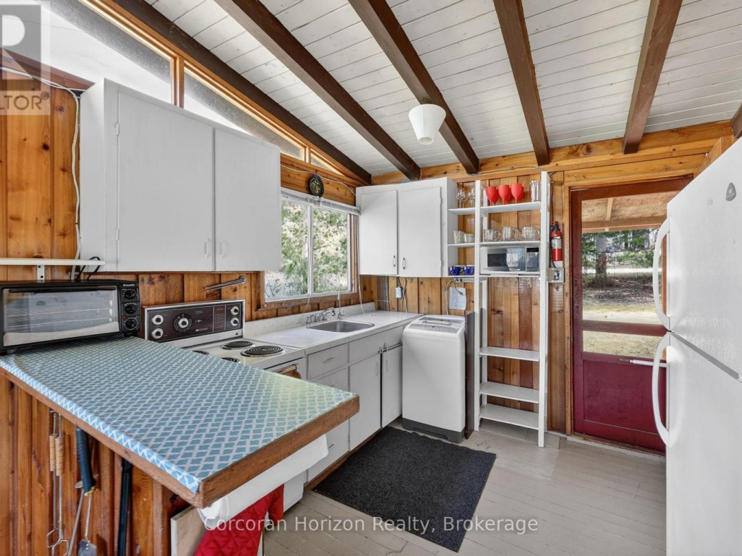 26 WATERSIDE DRIVE, Georgian Bay
