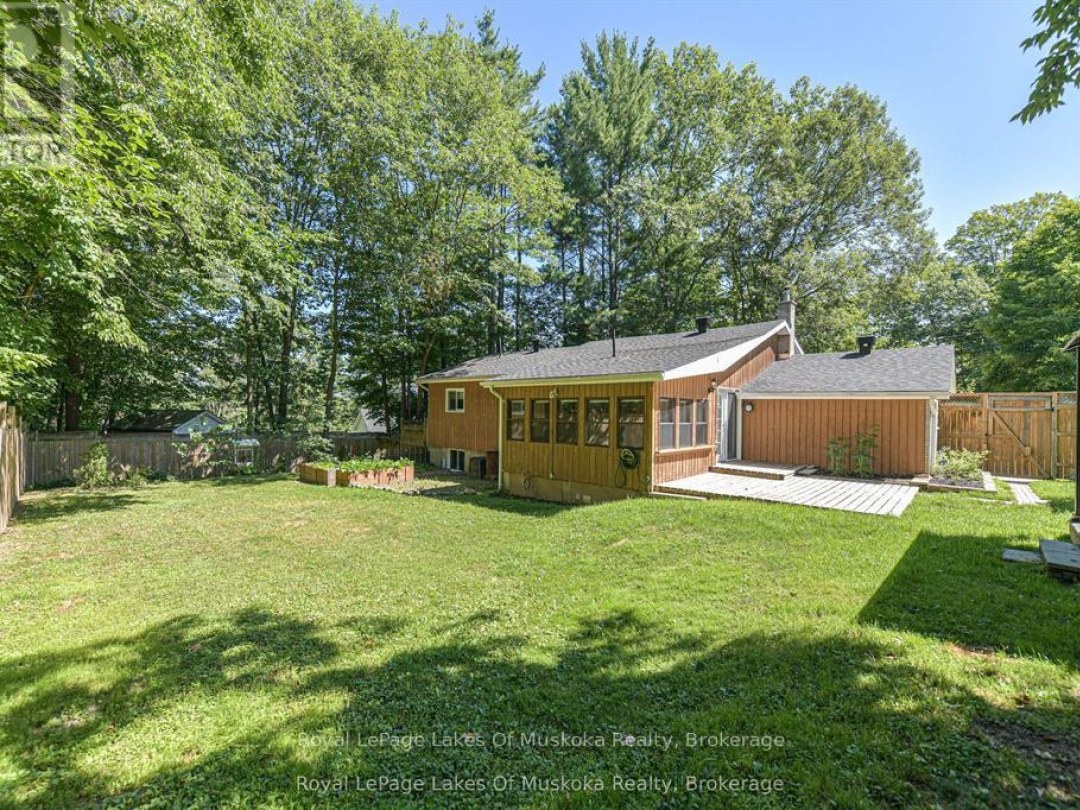 115 DOUGLAS STREET, Gravenhurst (Muskoka (S))