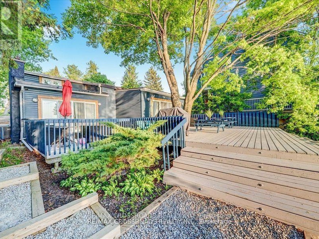 5794 VICTORIA PARK ROAD, 