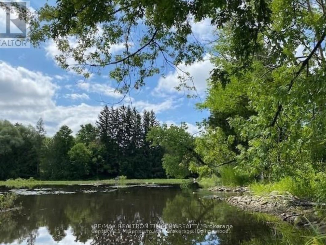 243 PRISQUE ROAD, Georgian Bay