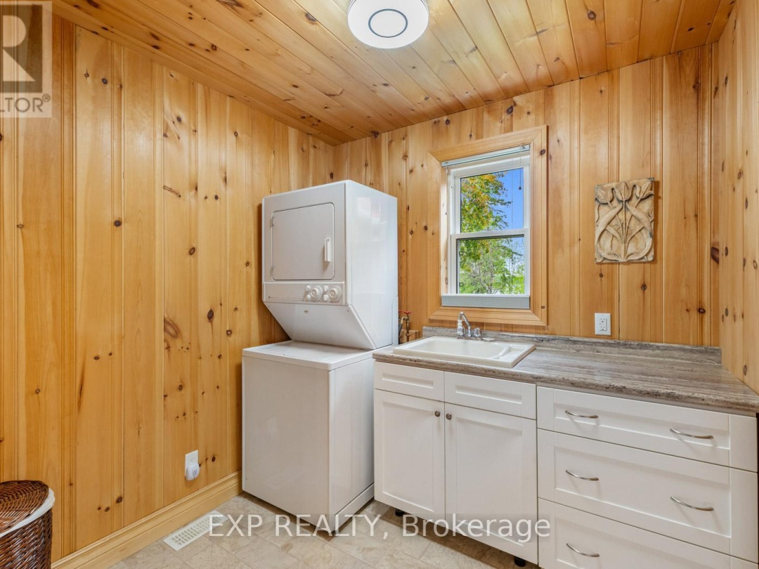 201 AVERY POINT ROAD, Dalrymple Lake