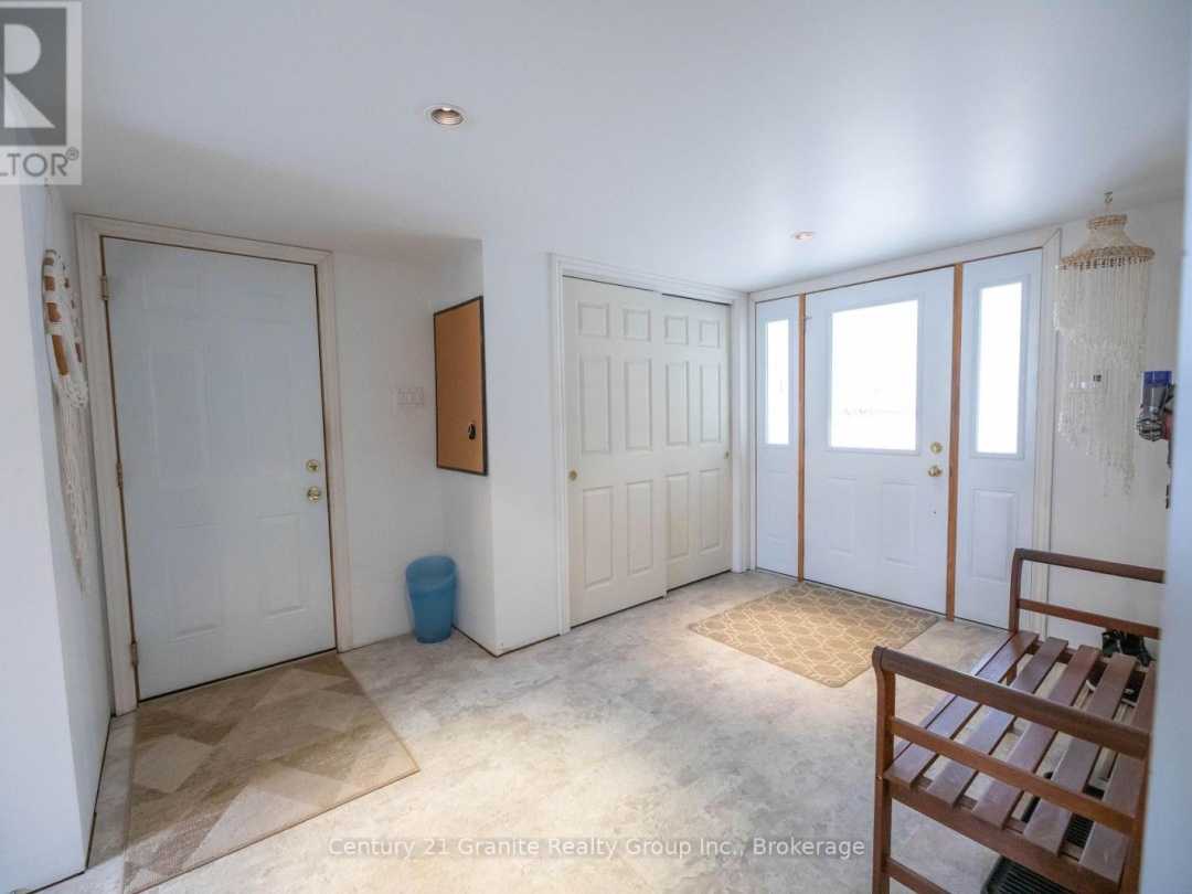 2011 WATTS ROAD, Little Kennisis Lake