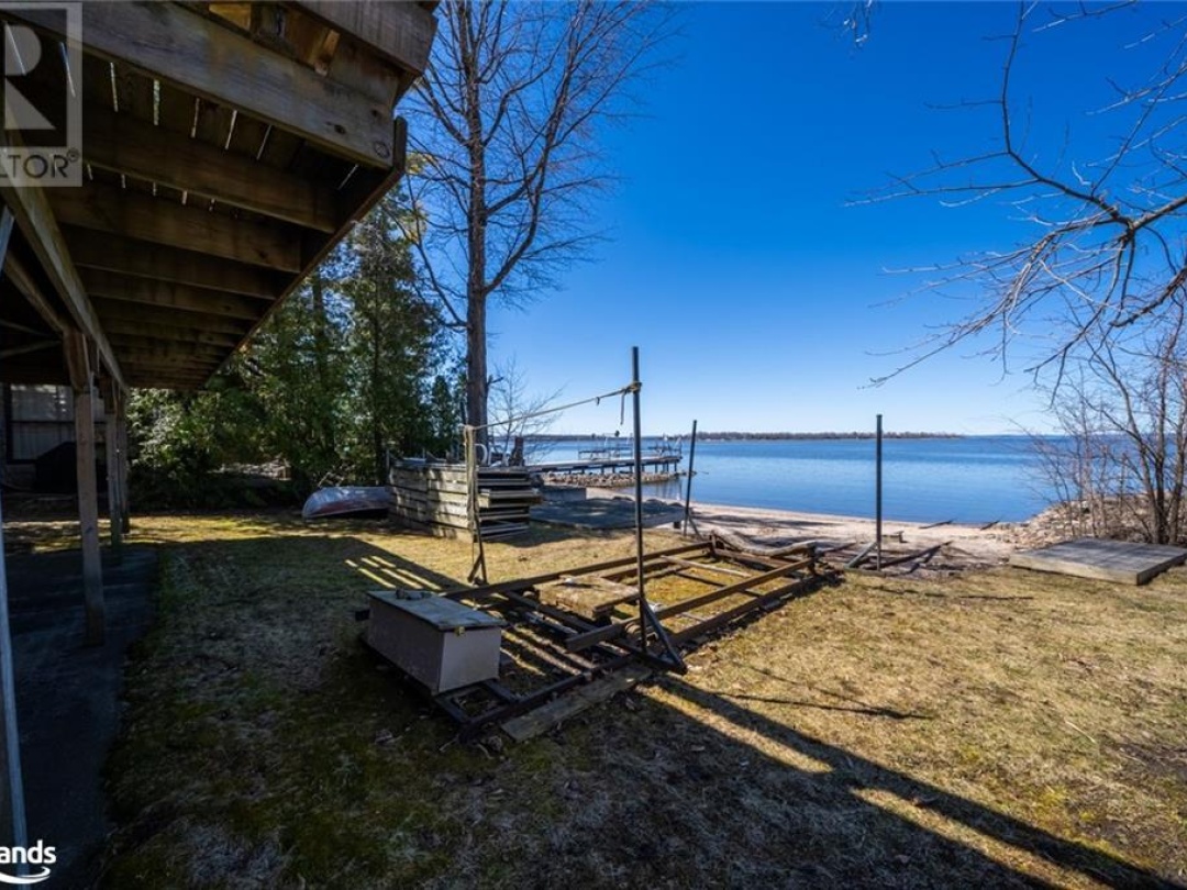 96 Robins Point Road, Georgian Bay