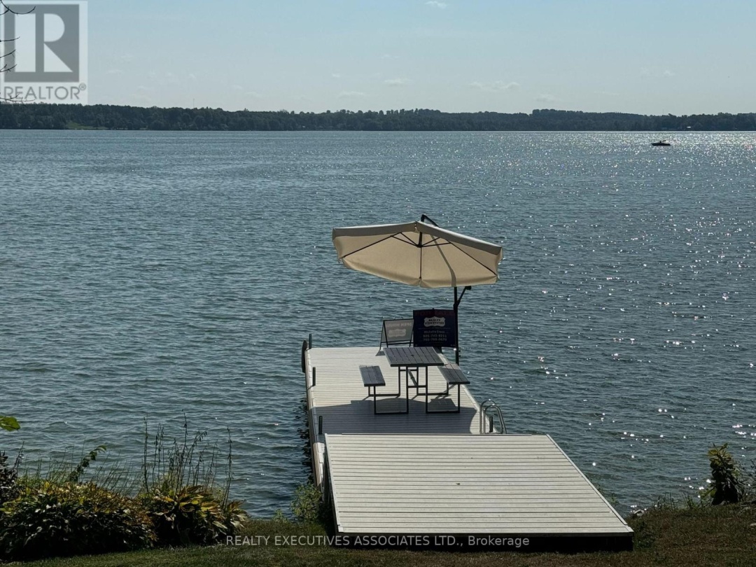 22 Lakeview Boulevard, Scugog Lake