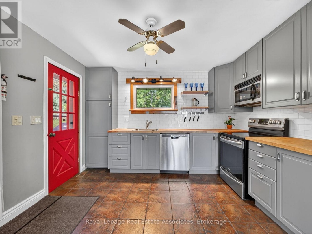 389 FALCON ROAD, Lake Vernon