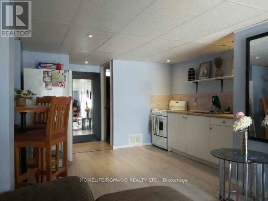 15 PLEASURE STREET, Sturgeon Lake