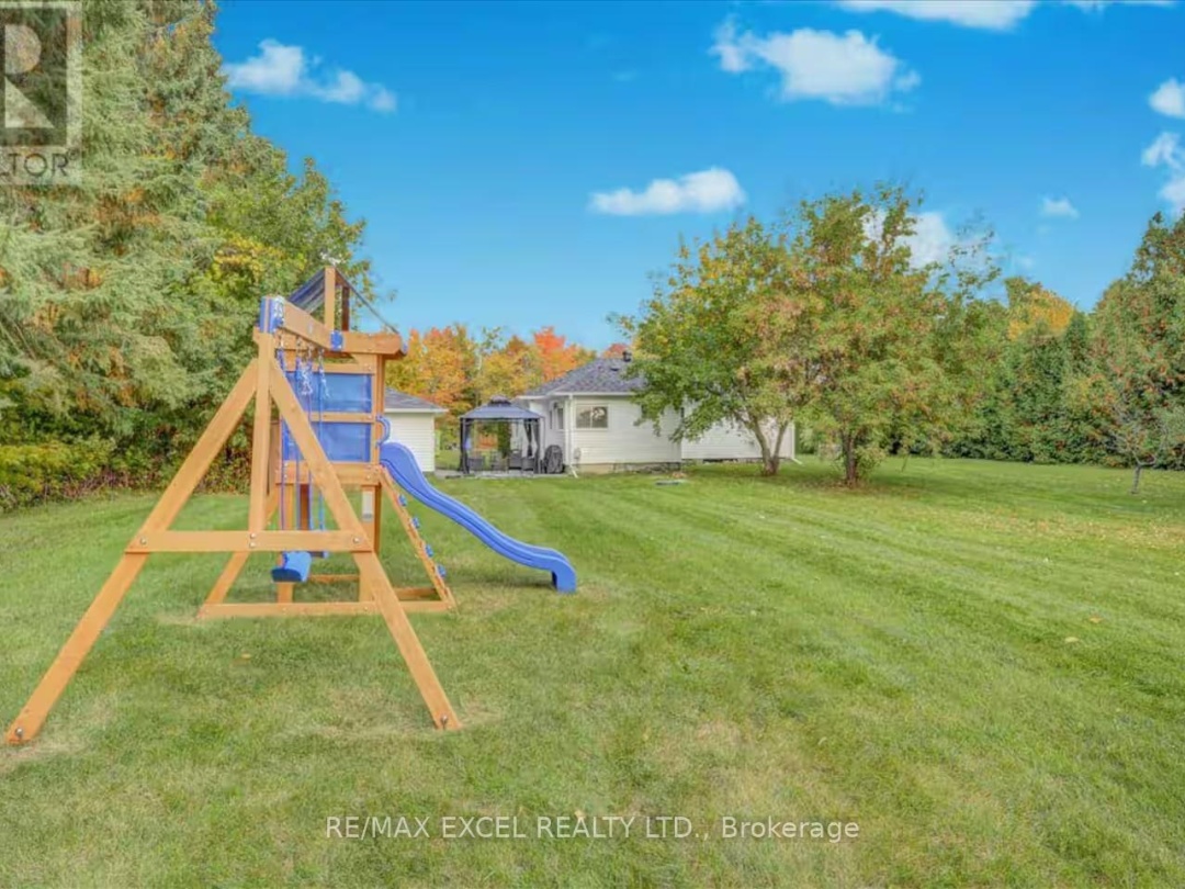 34 HARGRAVE ROAD, Mitchell Lake