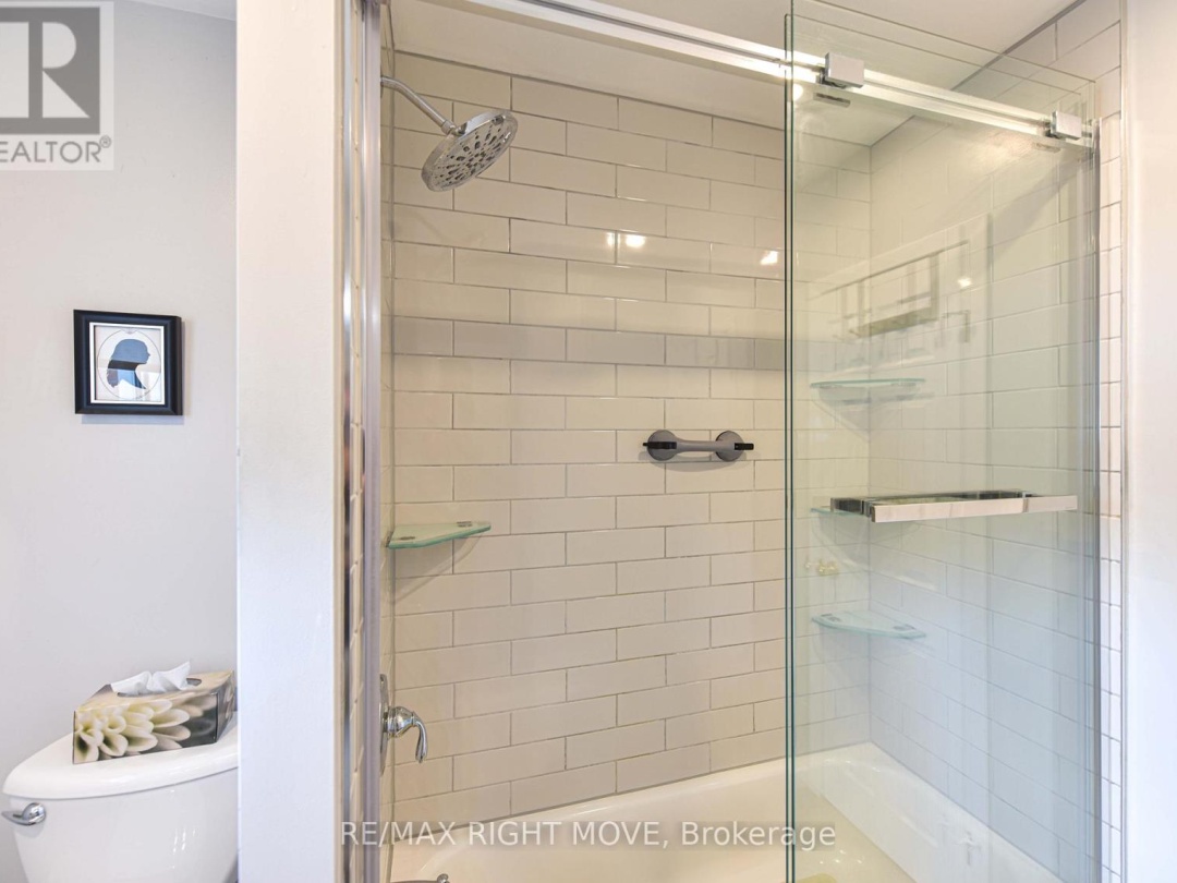 905 WOODLAND DRIVE, 