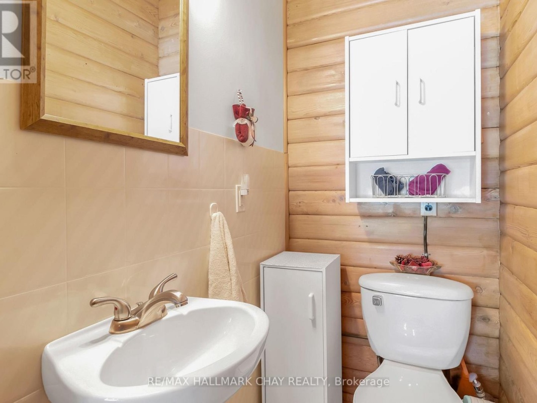 1070 CHAIKOF ROAD, Reay Lake