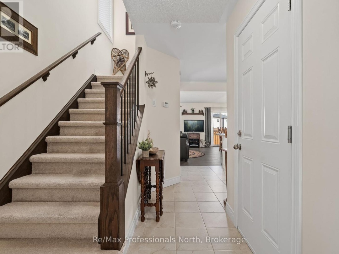 160 DAFFODIL COURT, 