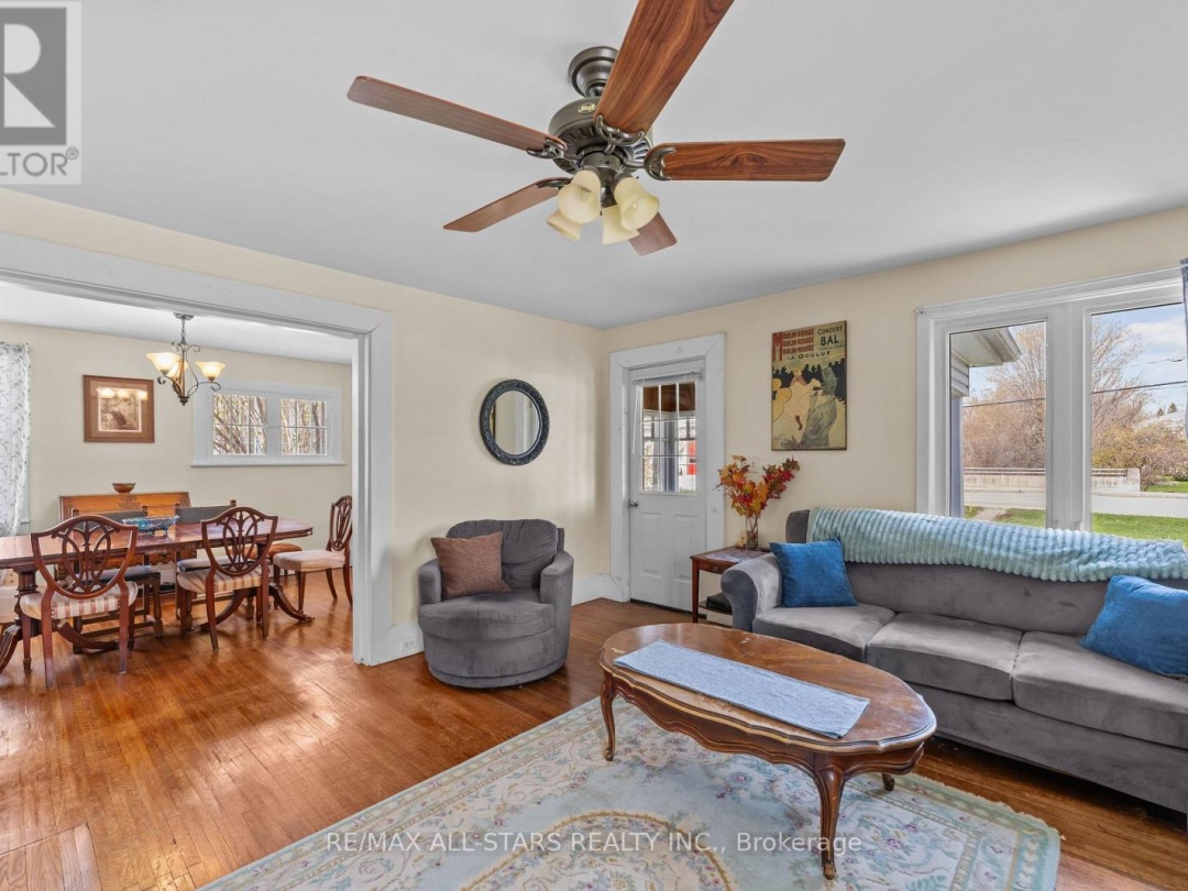 39 FRANCIS STREET W, Kawartha Lakes (Fenelon Falls)