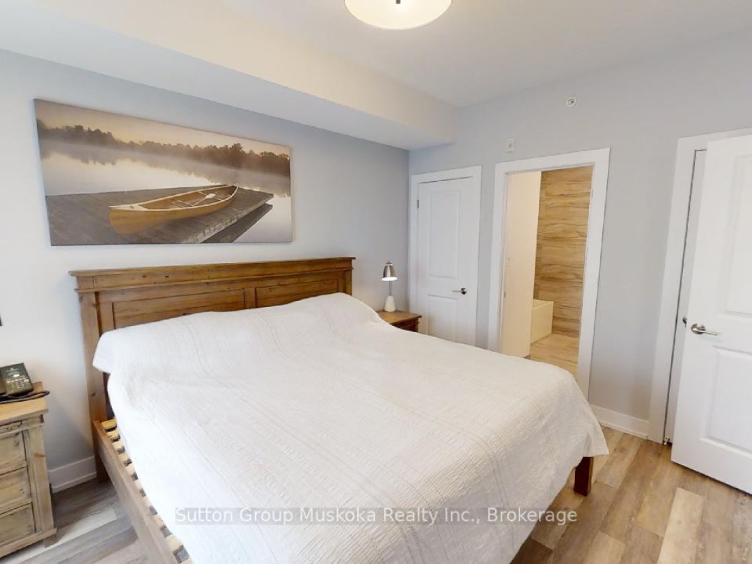 318 - 25 PEN LAKE POINT ROAD, 